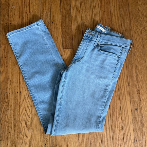 Levi's Women's Light Blue Skinny Jeans - Picture 1 of 8